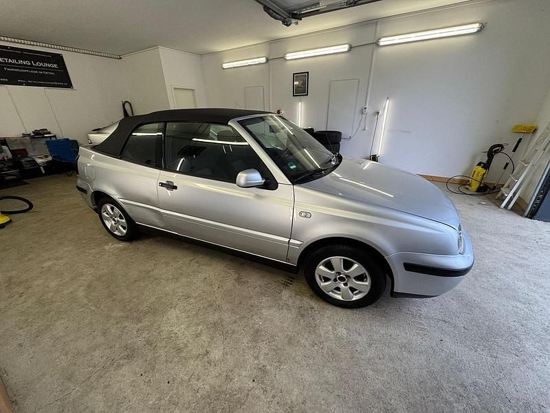 Gebraucht VW Golf Cabriolet 115 PS (84 kW) 2002 Silber Cabrio