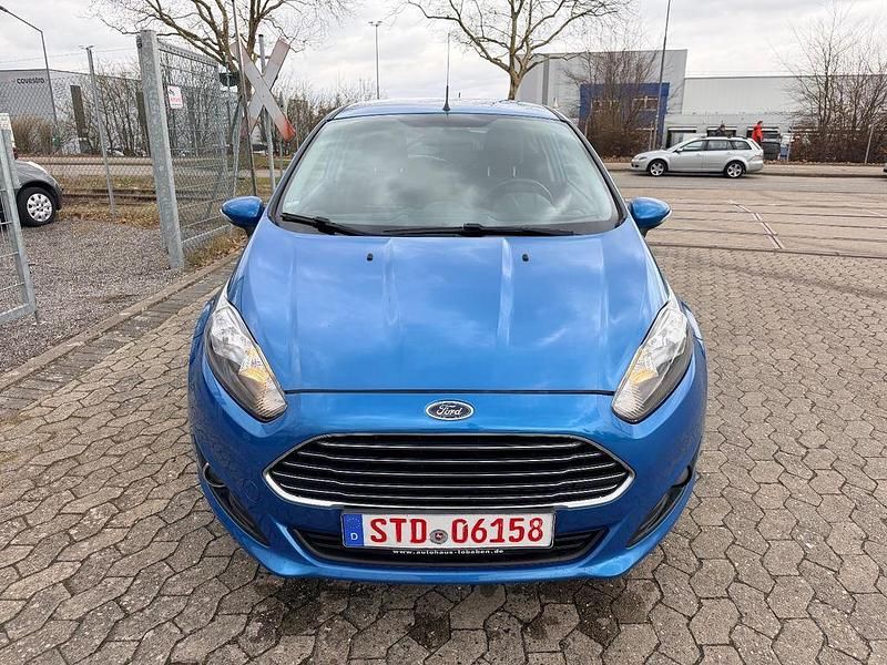 Gebraucht Ford Fiesta Trend 65 PS (47 kW) 2013 Blau Kleinwagen