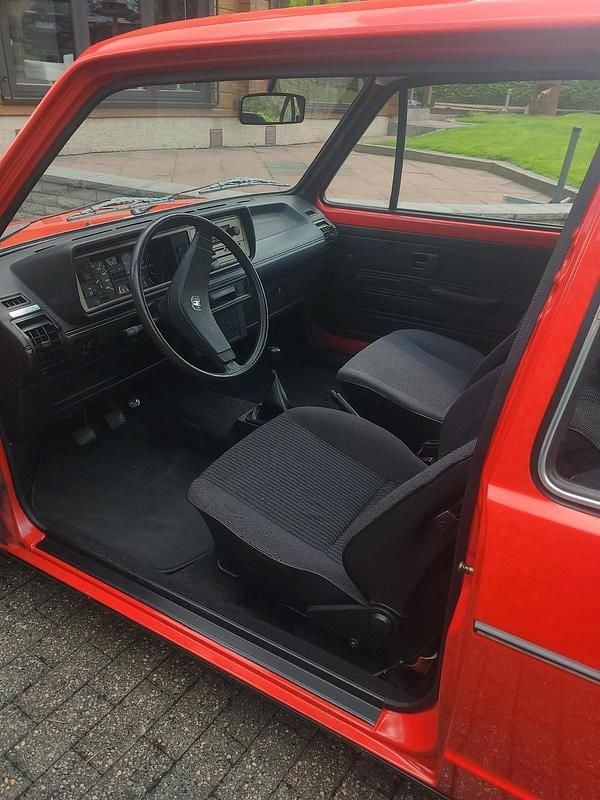 Gebraucht VW Golf I 50 PS (36 kW) 1982 Rot Kleinwagen