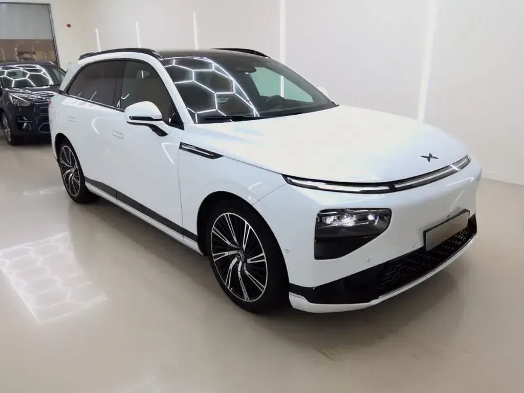 Gebraucht XPENG G9 405 kW (551 PS) 2024 Weiß SUV