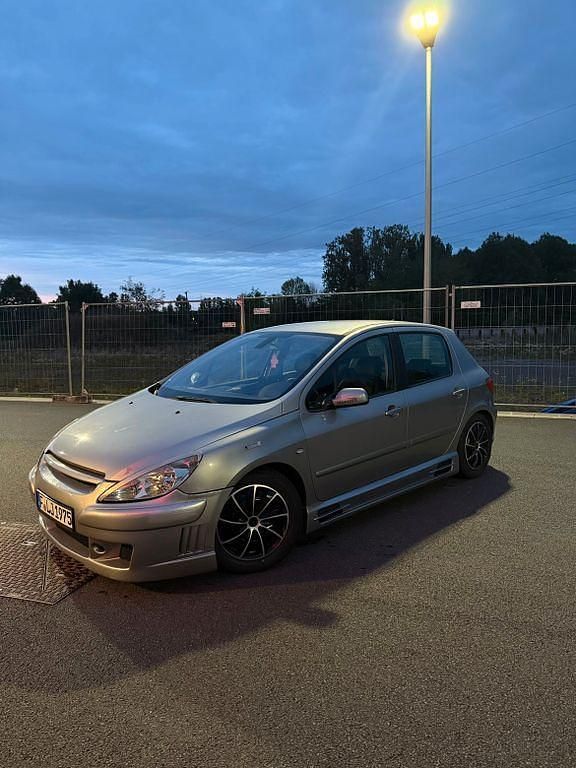 Schwarz Gebraucht 2003 Peugeot 307 Limousine | 2.999 € (Etwas zu teuer) - Bild 1/4