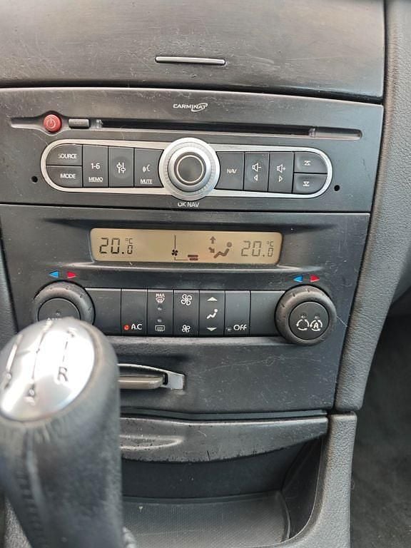 Gebraucht Renault Laguna GrandTour Expression 140 PS (102 kW) 2007 Silber Kombi