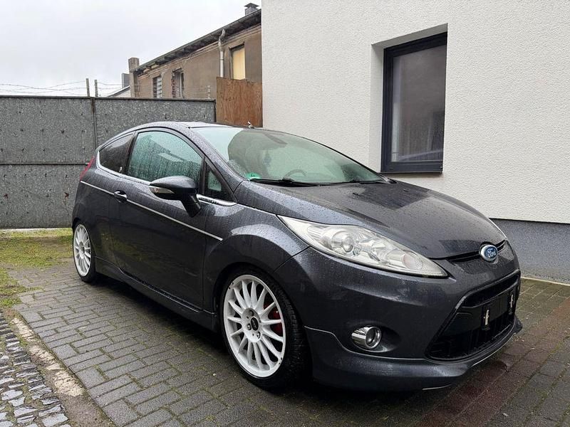 Gebraucht Ford Fiesta Ghia 97 PS (71 kW) 2008 Grau Kleinwagen