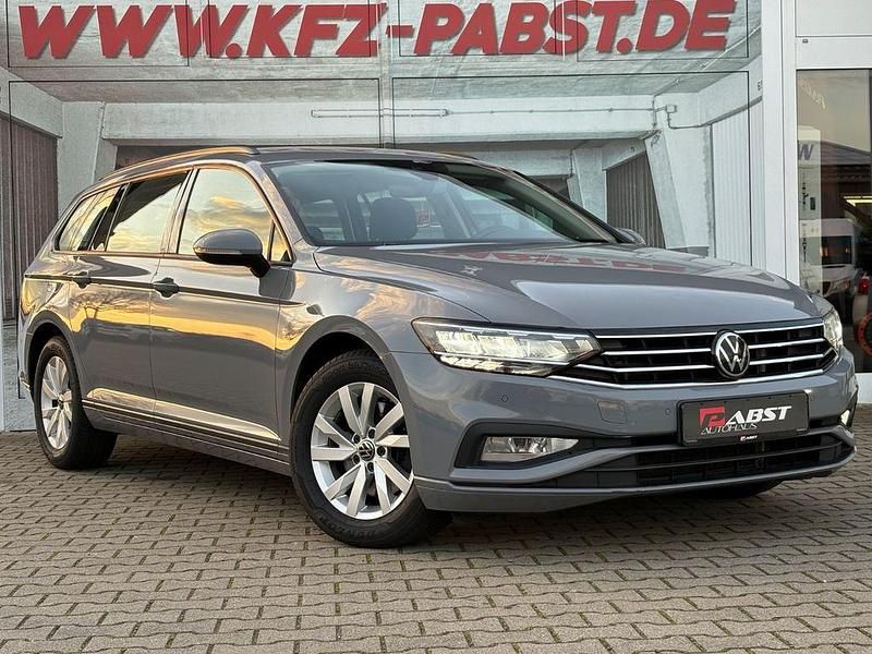 Grau Gebraucht 2022 VW Passat Kombi | 18.990 € (Fairer Preis) - Bild 1/4