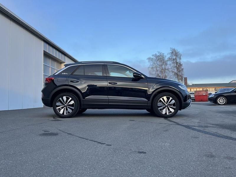 Gebraucht VW T-Roc Goal 150 PS (110 kW) 2025 Deep black (metallic) SUV