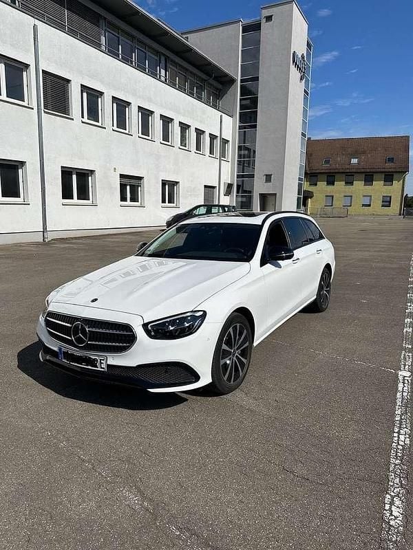 Weiß Gebraucht 2022 Mercedes E300 Kombi | 31.000 € (Superpreis) - Bild 1/4