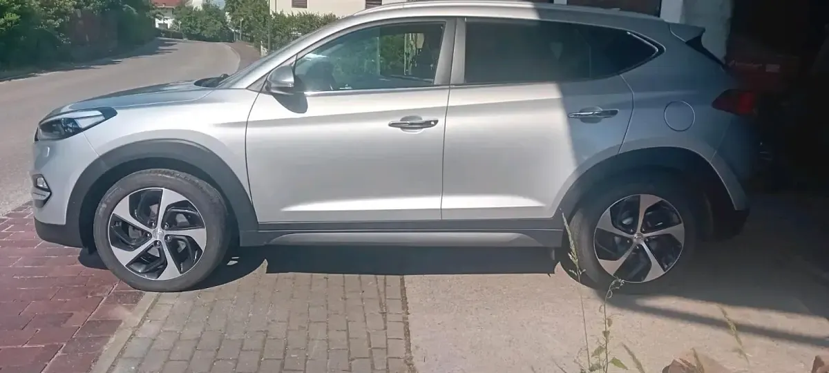 Gebraucht Hyundai Tucson Style 185 PS (136 kW) 2015 Silber SUV