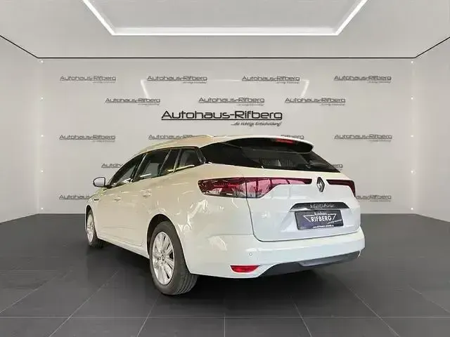 Gebraucht Renault Mégane II Business 116 PS (85 kW) 2022 Weiß Limousine