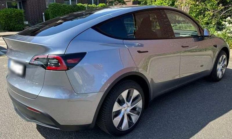 Gebraucht Tesla Model Y 378 kW (514 PS) 2024 Silber SUV