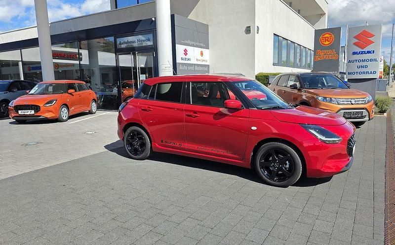 Rot Gebraucht 2025 Suzuki Swift Comfort Limousine | 19.990 € (Teuer) - Bild 1/4