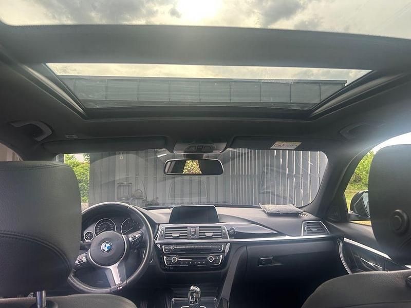 Blau Gebraucht 2015 BMW 320 Sport Line Kombi | 17.250 € (Guter Preis) - Bild 1/4