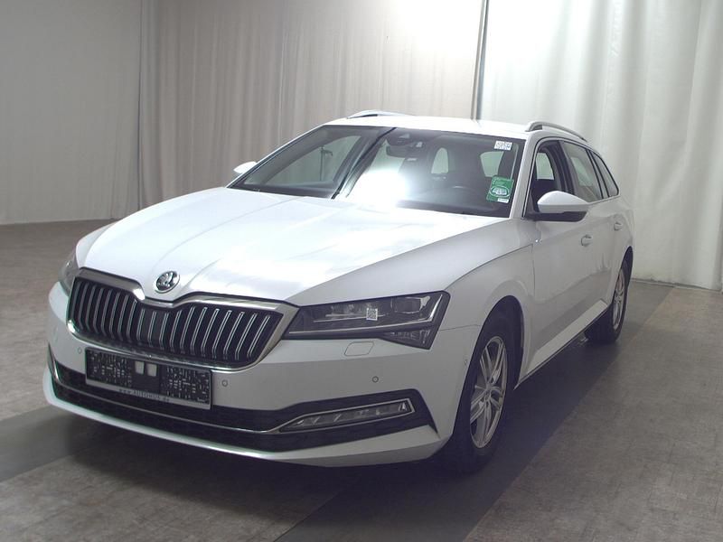 Gebraucht Skoda Superb Style 150 PS (110 kW) 2022 Weiss Kombi