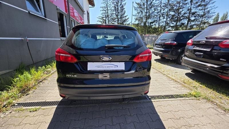 Second-hand Ford Focus 120 CP (88 kW) 2016 Negru Break