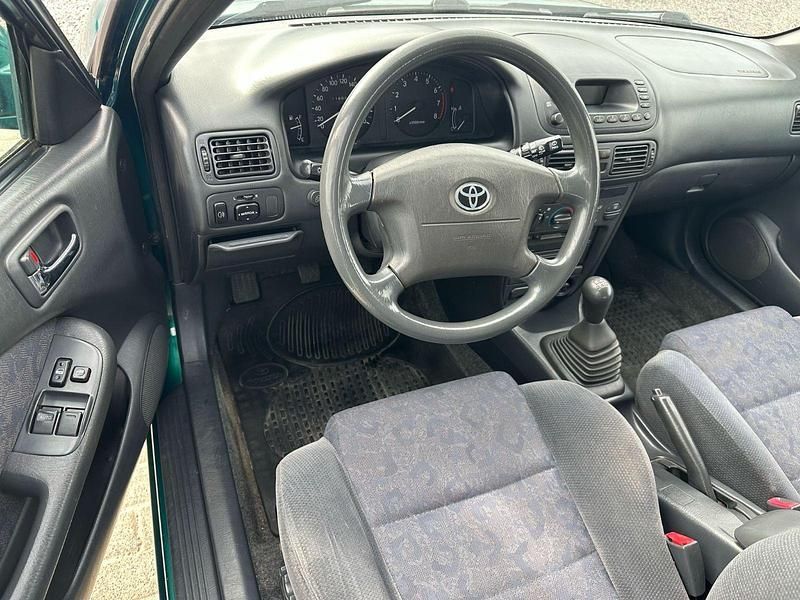 Gebraucht Toyota Corolla Terra 97 PS (71 kW) 2001 Grün Limousine