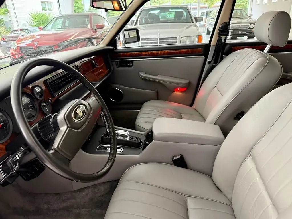 Gebraucht Jaguar XJ6 205 PS (150 kW) 1986 Blau Limousine
