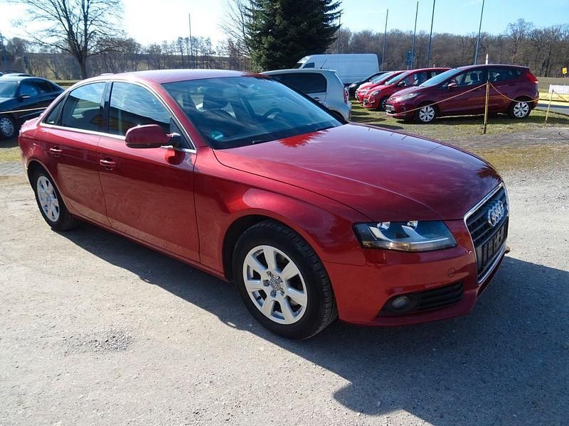 Gebraucht Audi A4 Ambiente 120 PS (88 kW) 2009 Rot Limousine