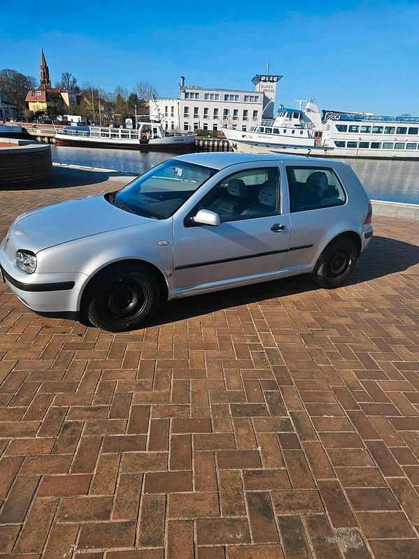 Gebraucht VW Golf IV 75 PS (55 kW) 1999 Silber Kleinwagen