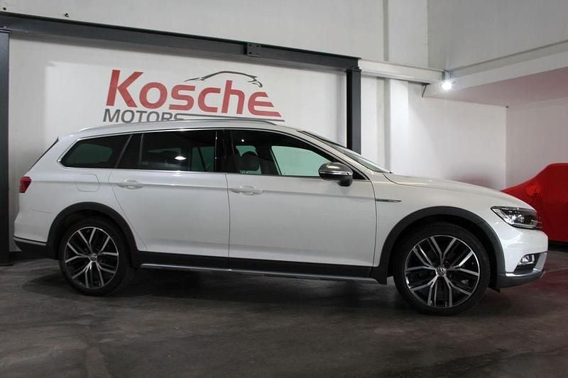 Gebraucht VW Passat Alltrack 190 PS (139 kW) 2018 Weiß Kombi