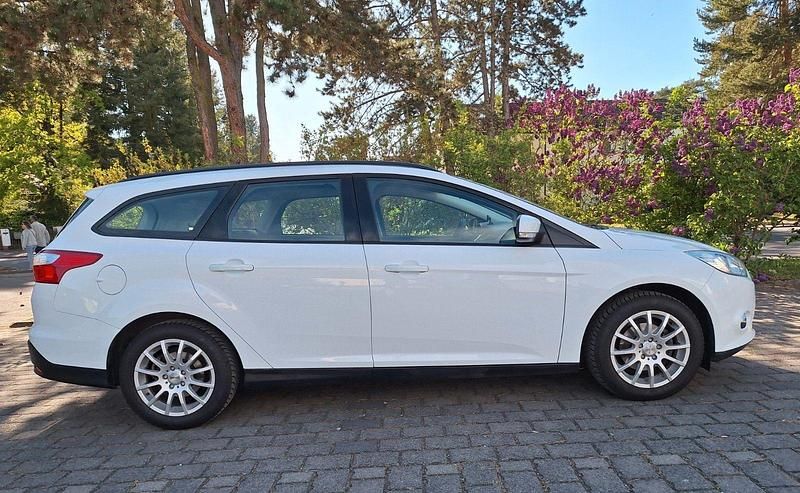 Second-hand Ford Focus Trend 105 CP (77 kW) 2011 Alb Break