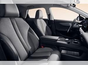 Neu MG MG4 EV 180 kW (245 PS) 2026 Rot (dynamic red) Kleinwagen