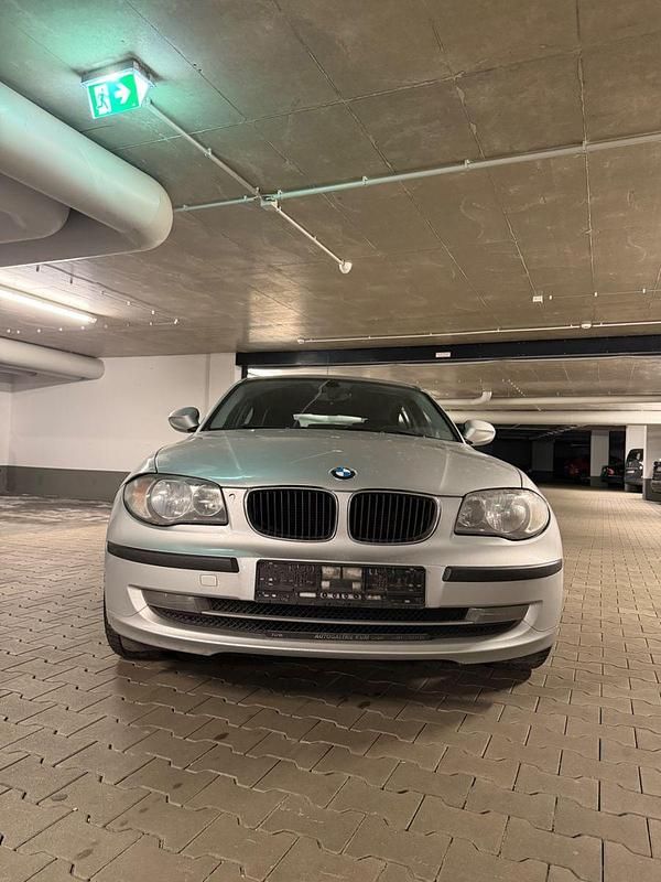 Gebraucht BMW 118 143 PS (105 kW) 2010 Silber Kleinwagen