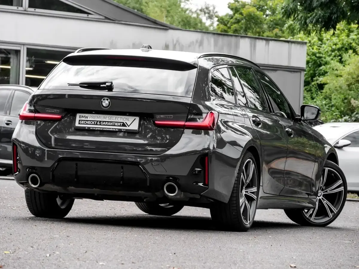 Gebraucht BMW 320 M Sport 184 PS (135 kW) 2023 Grau Kombi