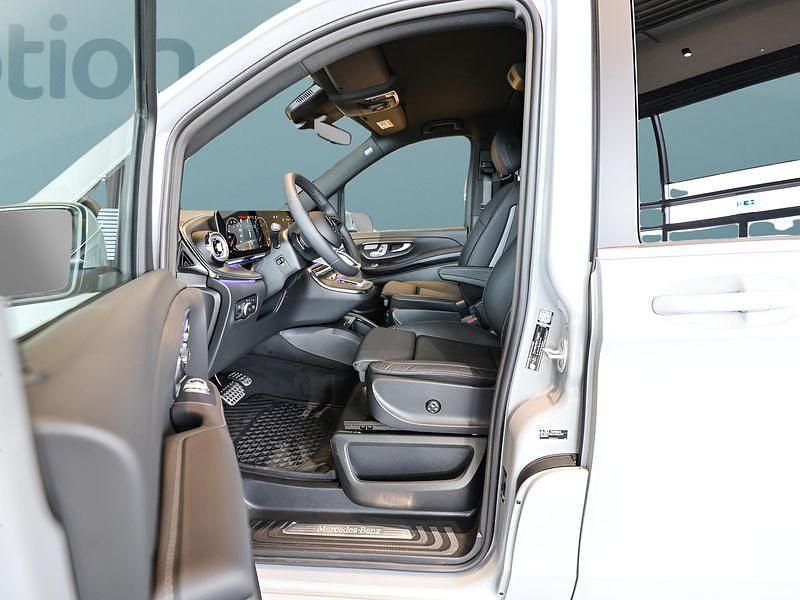 Gebraucht Mercedes V300 237 PS (174 kW) 2026 Grau Van / Kleinbus