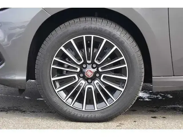 Gebraucht Fiat Tipo Basis 131 PS (96 kW) 2023 Grau Limousine