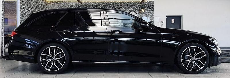 Gebraucht Mercedes E220 AMG line 194 PS (142 kW) 2020 Schwarz Limousine