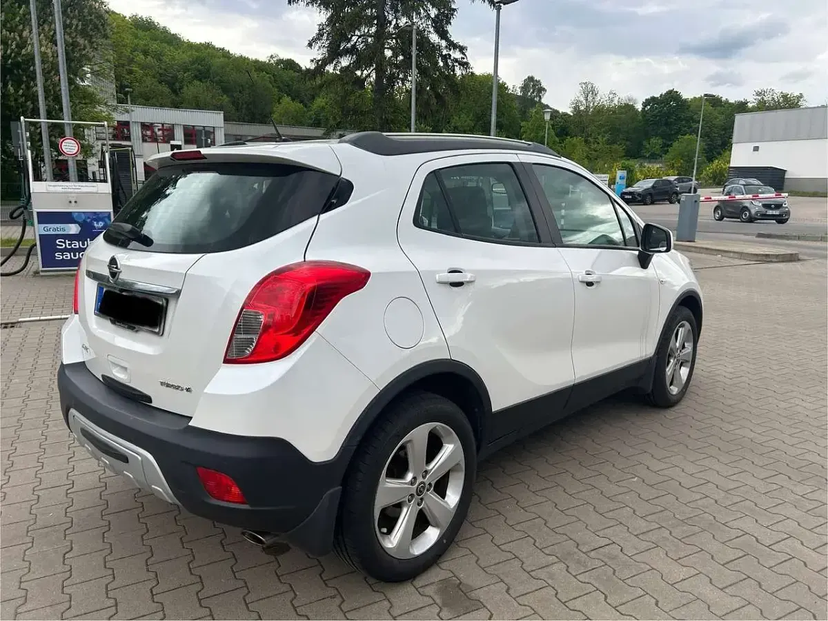 Gebraucht Opel Mokka Edition 140 PS (102 kW) 2014 Cremeweiss/snow flake white SUV