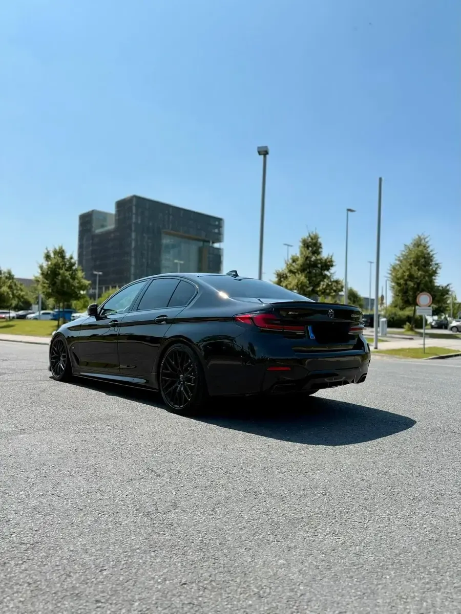 Używany BMW M550 Performance 530 KM (389 kW) 2021 Czarny Sedan/Limuzyna