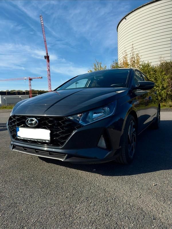 Andere farben Gebraucht 2022 Hyundai i20 Kleinwagen | 15.500 € (Guter Preis) - Bild 1/4