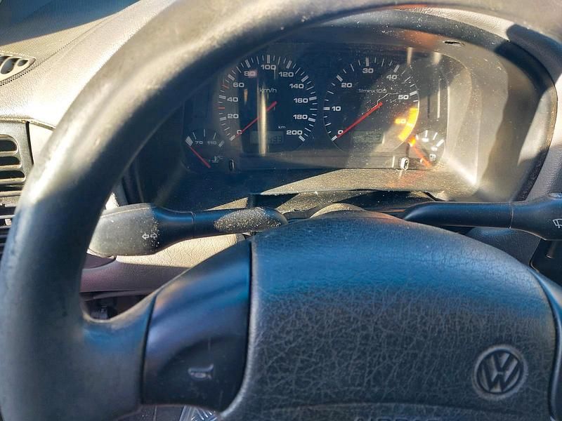 Gebraucht VW Caddy 44 PS (32 kW) 2002 Rot Van / Kleinbus