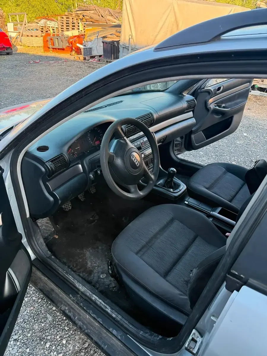 Gebraucht Audi A4 100 PS (73 kW) 1999 Silber Kombi