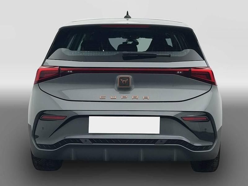 Second-hand Cupra Born 150 kW (204 CP) 2024 Gri Hatchback