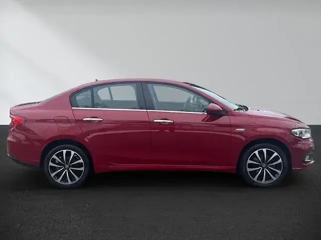 Gebraucht Fiat Tipo Lounge 120 PS (88 kW) 2017 Rot Limousine