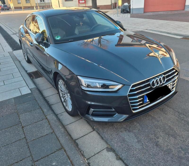 Grau Gebraucht 2018 Audi A5 Sportback Limousine | 28.499 € (Teuer) - Bild 1/4