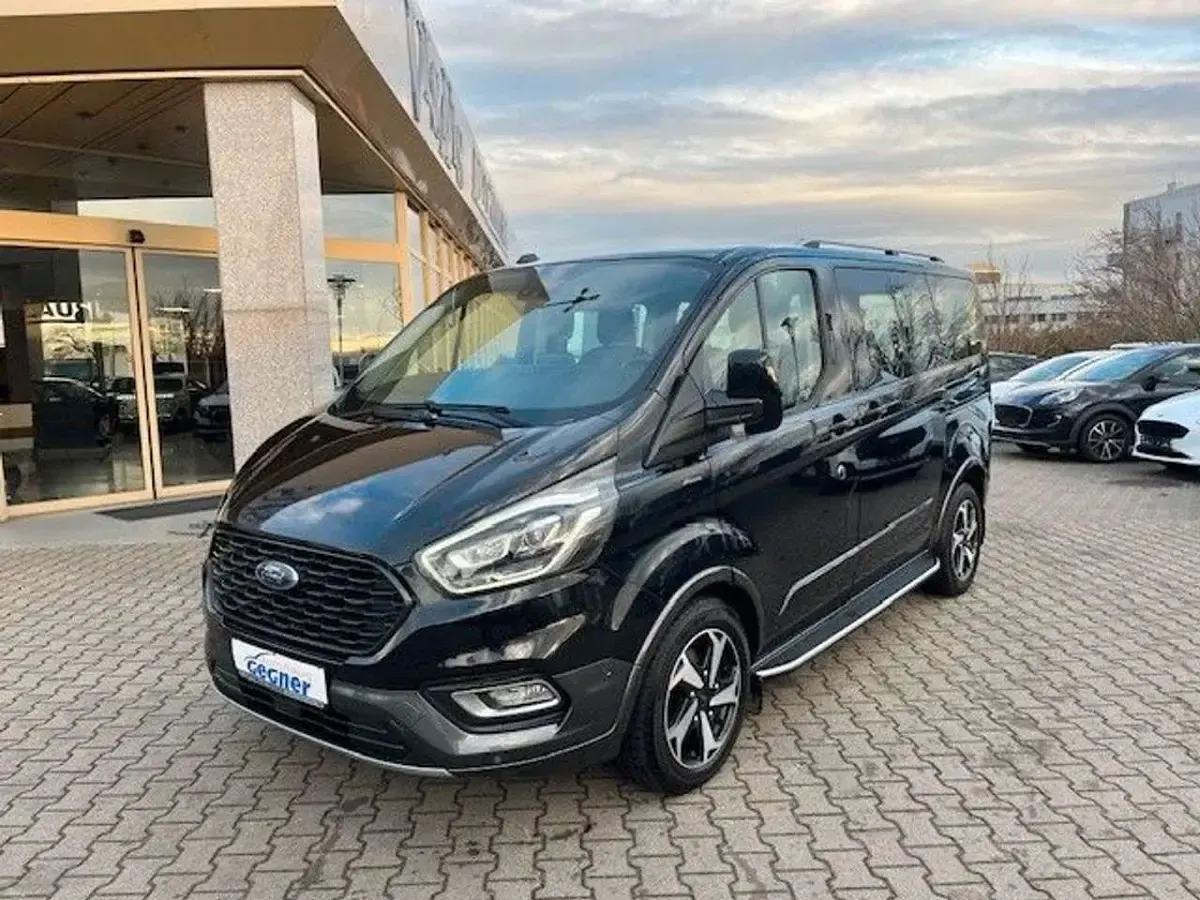 Gebraucht Ford Tourneo Active 131 PS (96 kW) 2022 Agate black Van / Kleinbus
