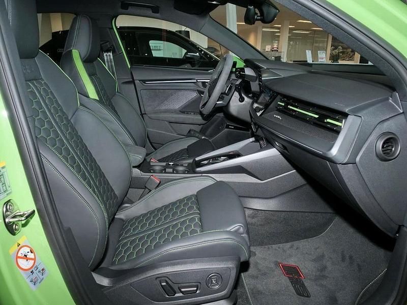 Gebraucht Audi RS3 Sport 400 PS (294 kW) 2025 Kyalamigrün Limousine