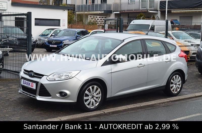 Gebraucht Ford Focus Trend 125 PS (91 kW) 2011 Silber Limousine
