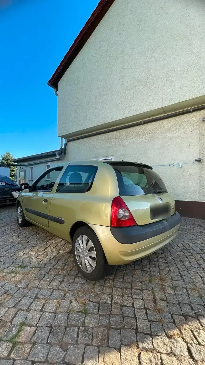 Gebraucht Renault Clio II 75 PS (55 kW) 2003 Grün Kleinwagen