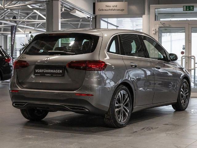 Gebraucht Mercedes B200 163 PS (119 kW) 2026 Kleinwagen