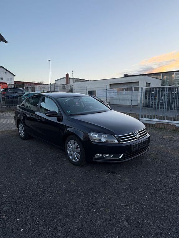 Gebraucht VW Passat 140 PS (102 kW) 2014 Schwarz Limousine