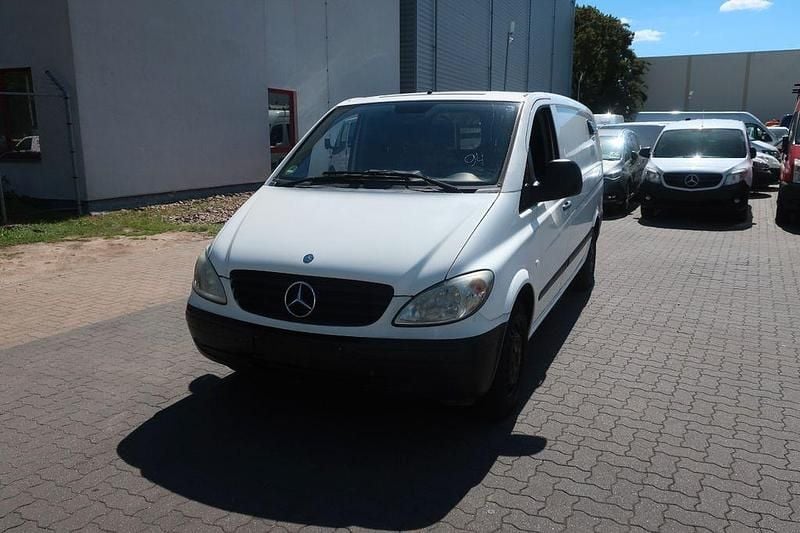 Weiß Gebraucht 2009 Mercedes Vito Van / Kleinbus | 6.900 € (Superpreis) - Bild 1/4