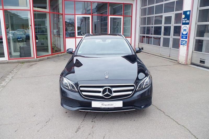 Gebraucht Mercedes E220 Avantgarde 194 PS (142 kW) 2016 Schwarz Kombi