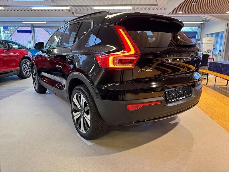 Gebraucht Volvo XC40 Core 169 kW (231 PS) 2023 Schwarz SUV