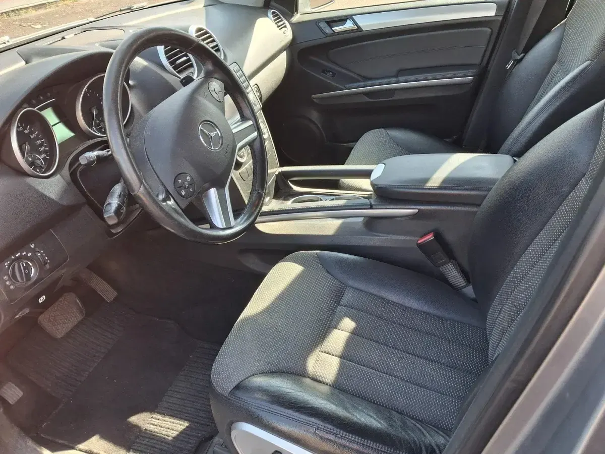 Gebraucht Mercedes ML300 204 PS (150 kW) 2010 Silber SUV