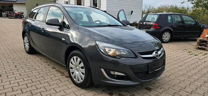 Gebraucht Opel Astra 110 PS (80 kW) 2013 Schwarz Kombi