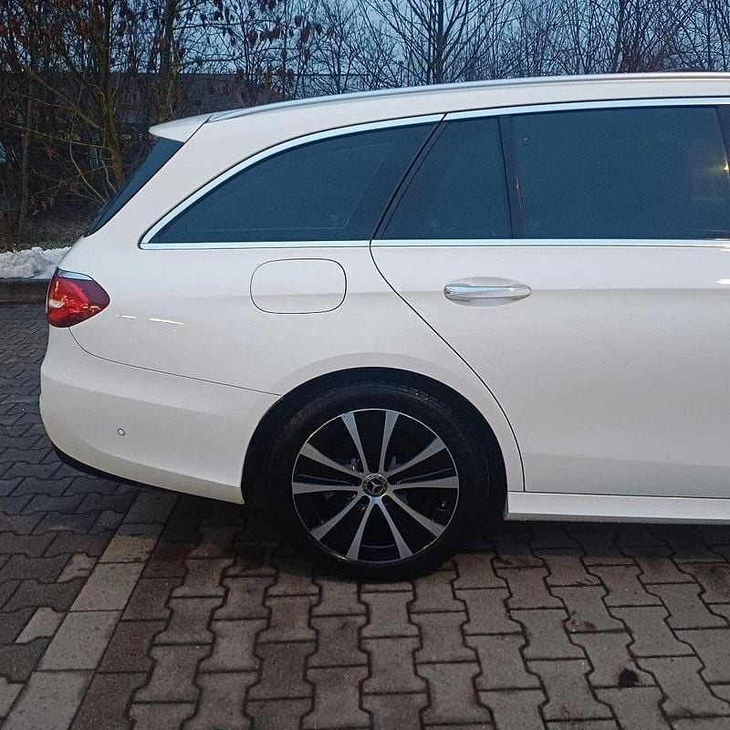 Second-hand Mercedes E220 194 CP (142 kW) 2020 Alb Break