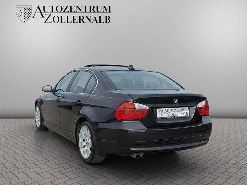Gebraucht BMW 325 Advantage 218 PS (160 kW) 2007 Schwarz Limousine